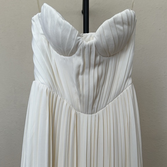House of CB White Midi Dress - Picture 3 of 16